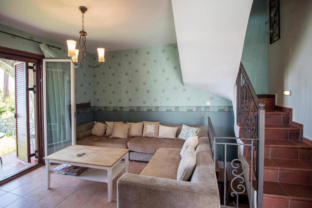 Malvazios Villas #4 Гитион Экстерьер фото