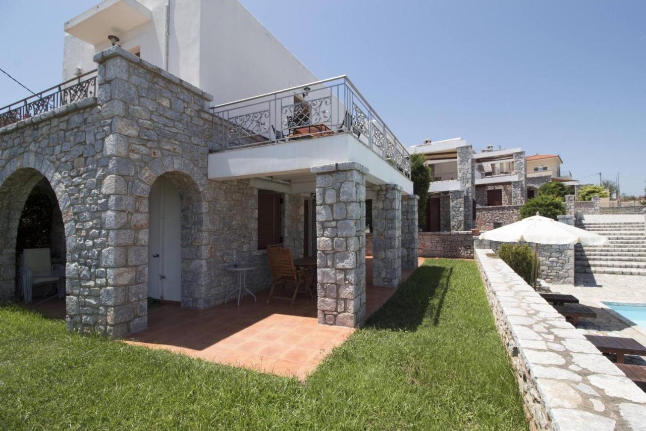 Malvazios Villas #4 Гитион Экстерьер фото